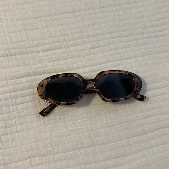 Free People Brown Tortoiseshell Sunglasses - Picture 3 of 5